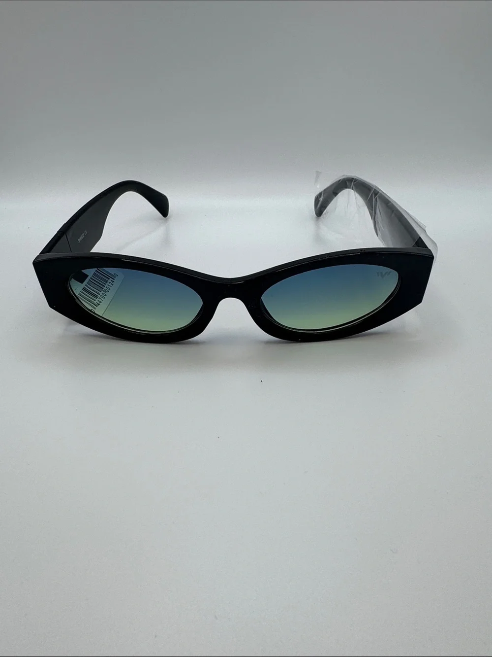 N/A stylish black